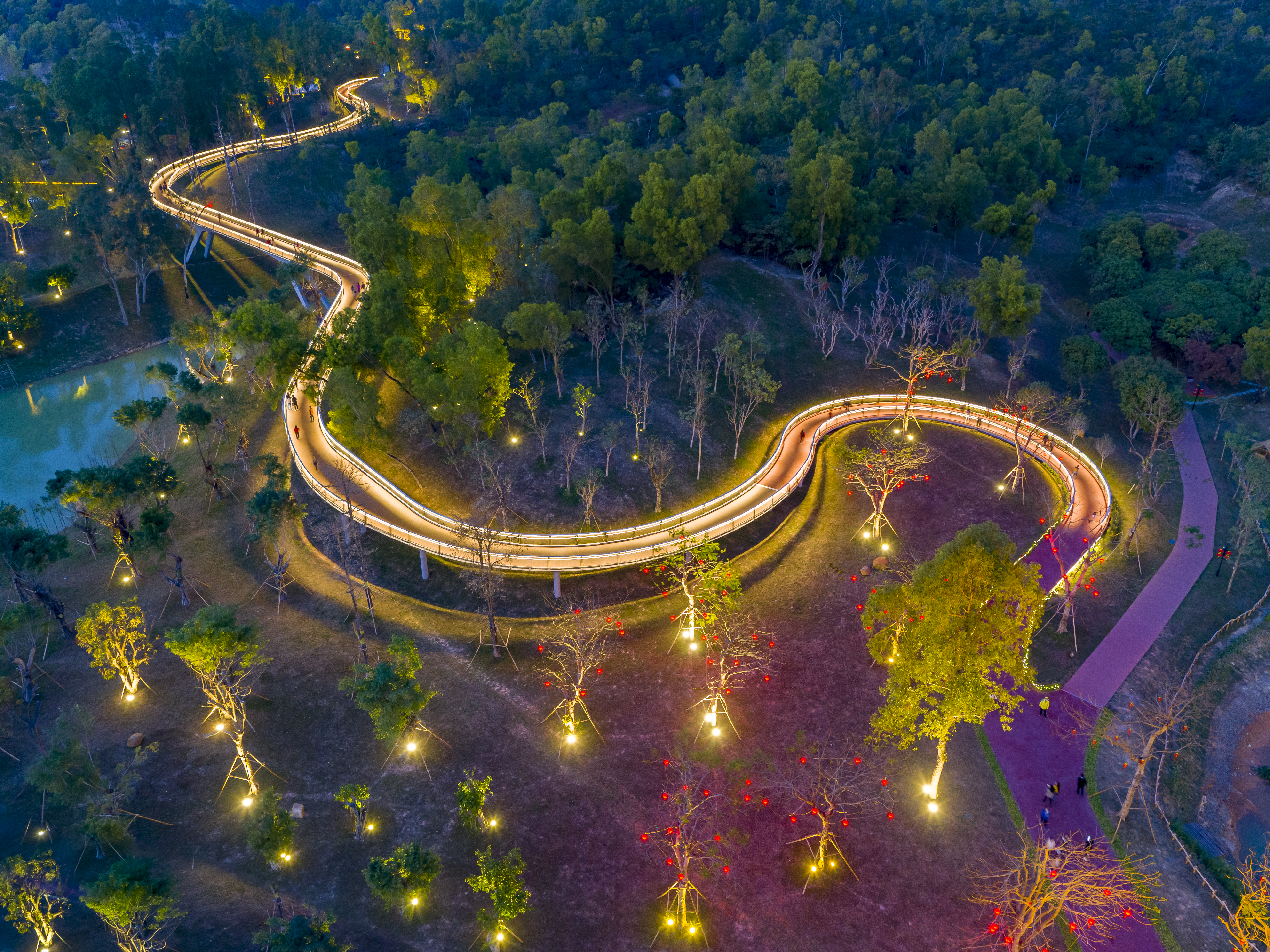 公共運(yùn)營板塊